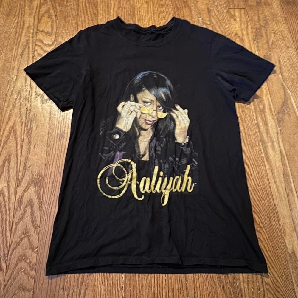 Aaliyah Black Graphic T-Shirt Size‎ Small